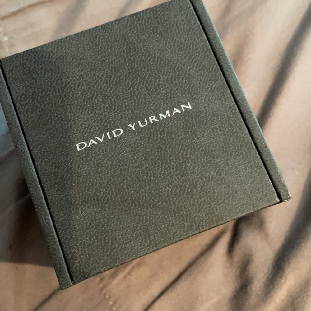 David Yurman Infinity Ring with Diamonds - Picture 2 of 3